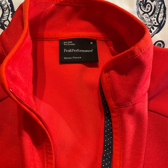 Peak Performance Red Jacket Plush Comfort - Picture 3 of 6
